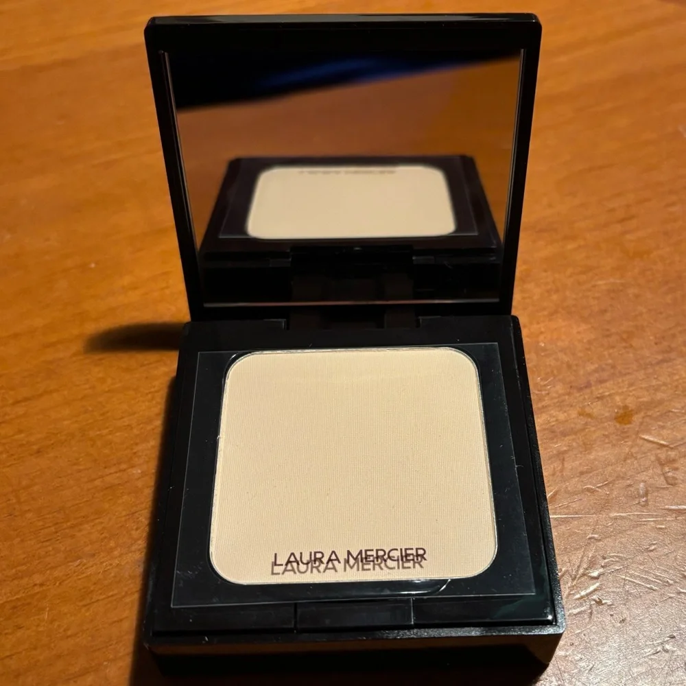 Laura Mercier Translucent Pressed Setting Powder